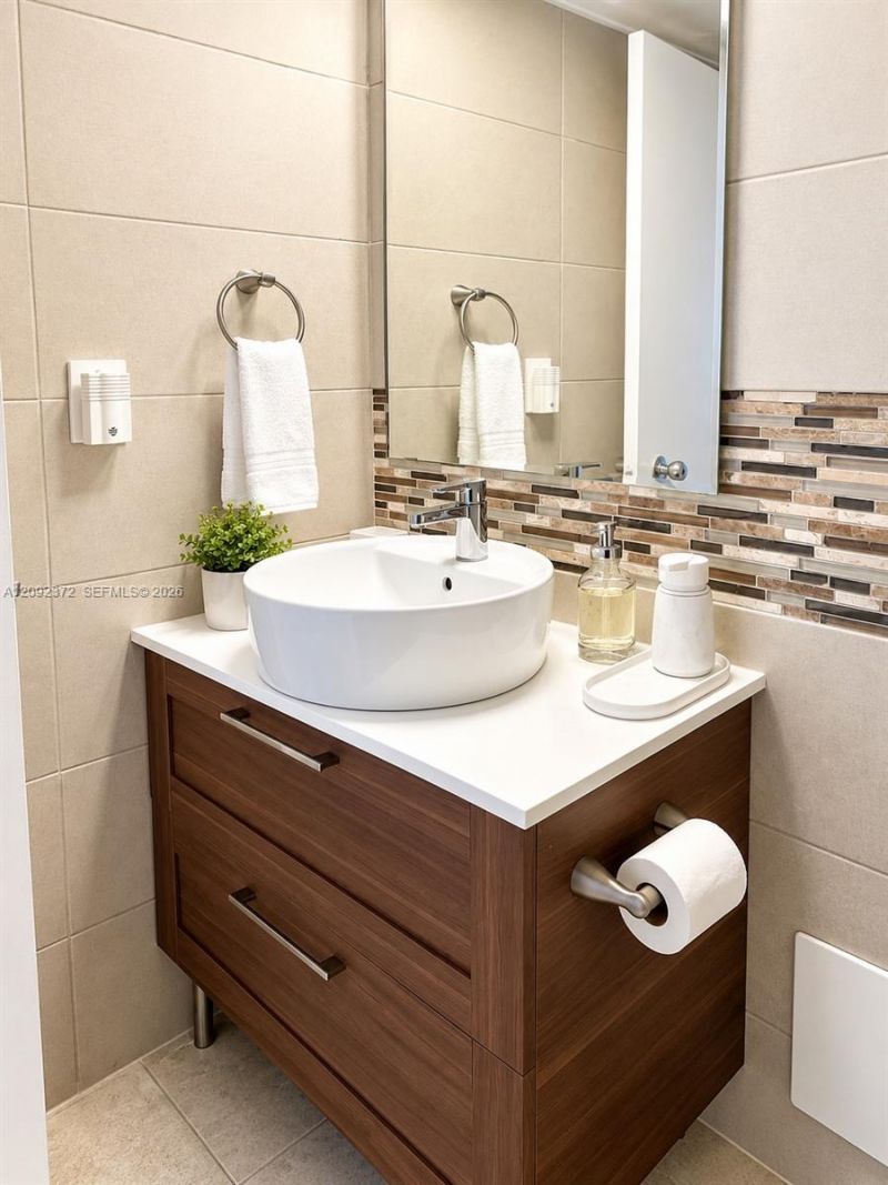 9195 Collins Ave , Unit 1106, Surfside, FL 33154 Photo