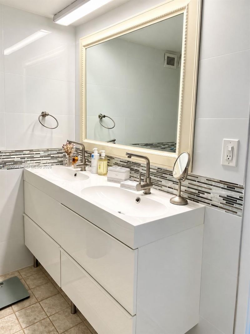 9195 Collins Ave , Unit 1106, Surfside, FL 33154 Photo