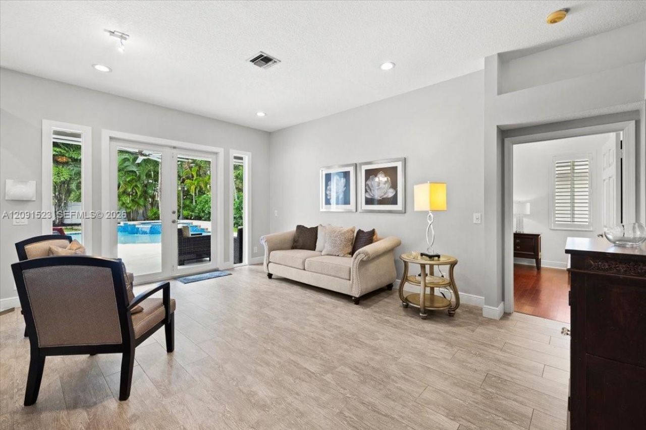 6982 Coronado Way, Pembroke Pines, FL 33331 Photo