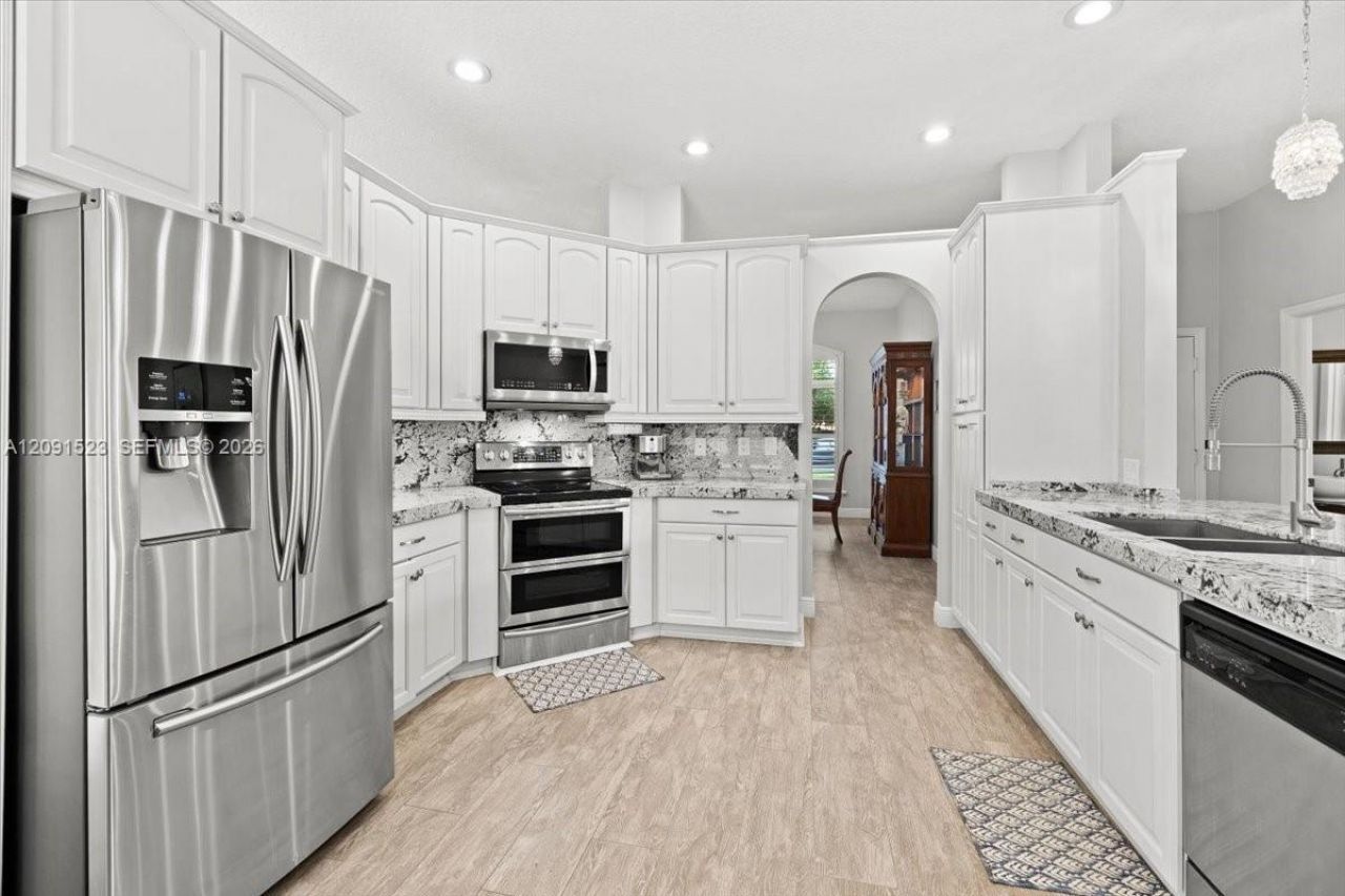 6982 Coronado Way, Pembroke Pines, FL 33331 Photo