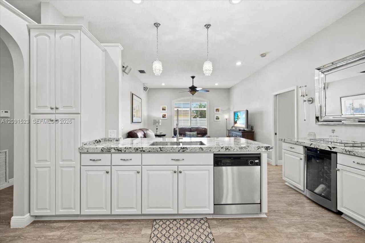 6982 Coronado Way, Pembroke Pines, FL 33331 Photo