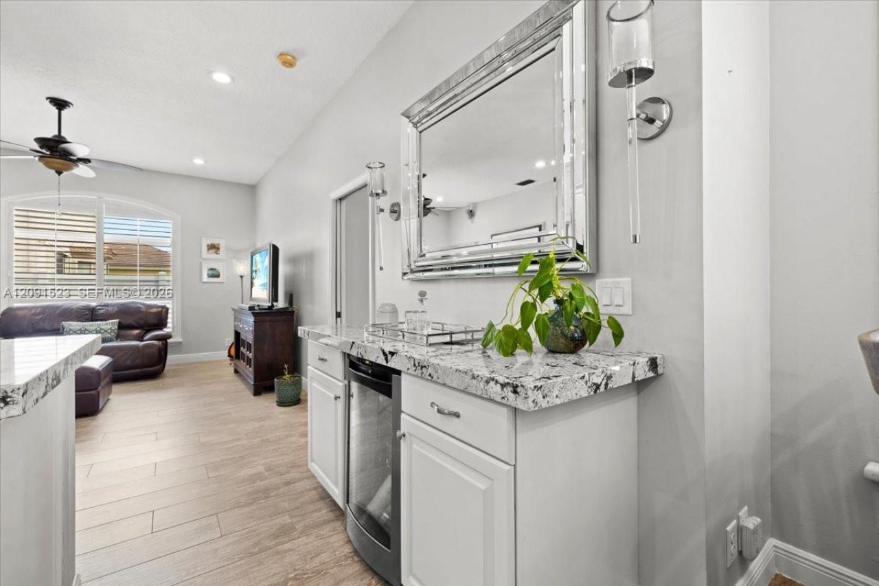 6982 Coronado Way, Pembroke Pines, FL 33331 Photo