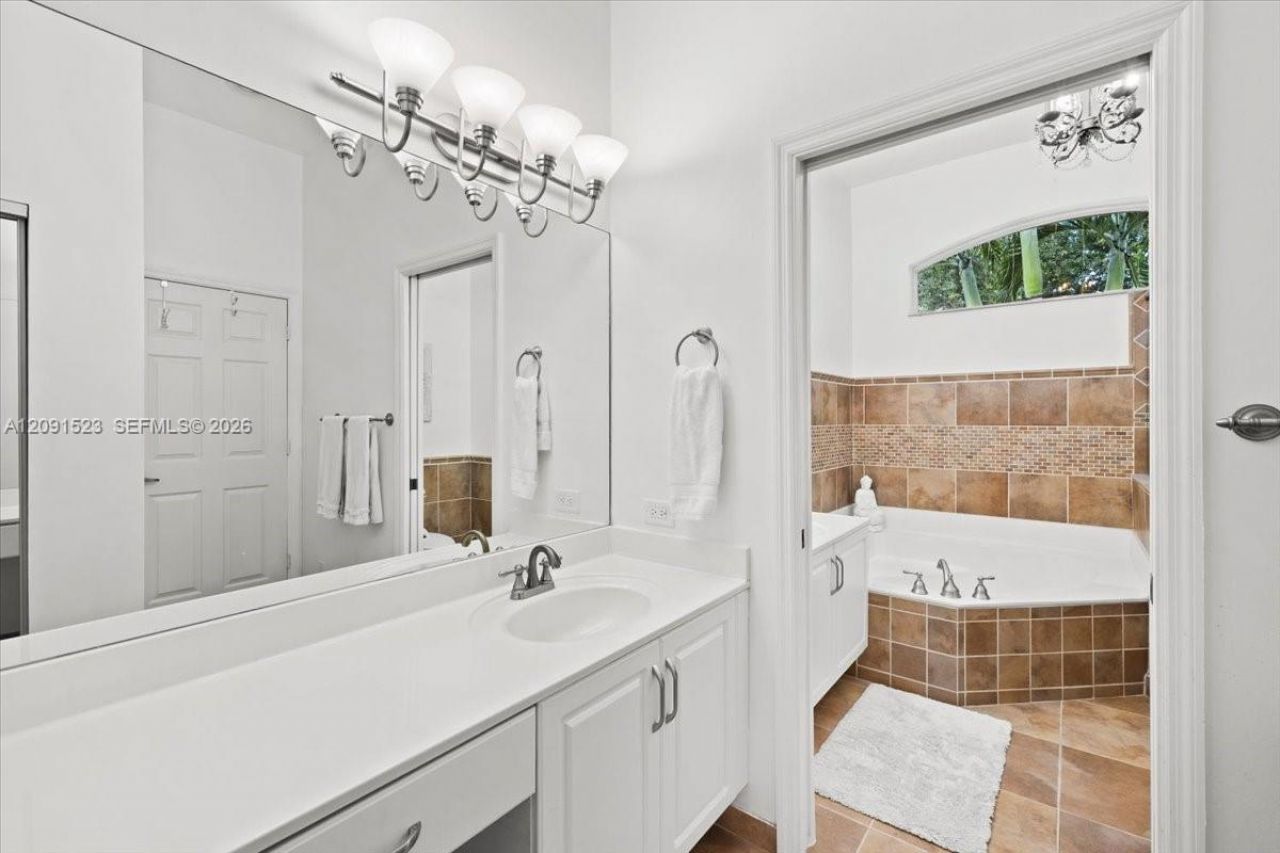 6982 Coronado Way, Pembroke Pines, FL 33331 Photo