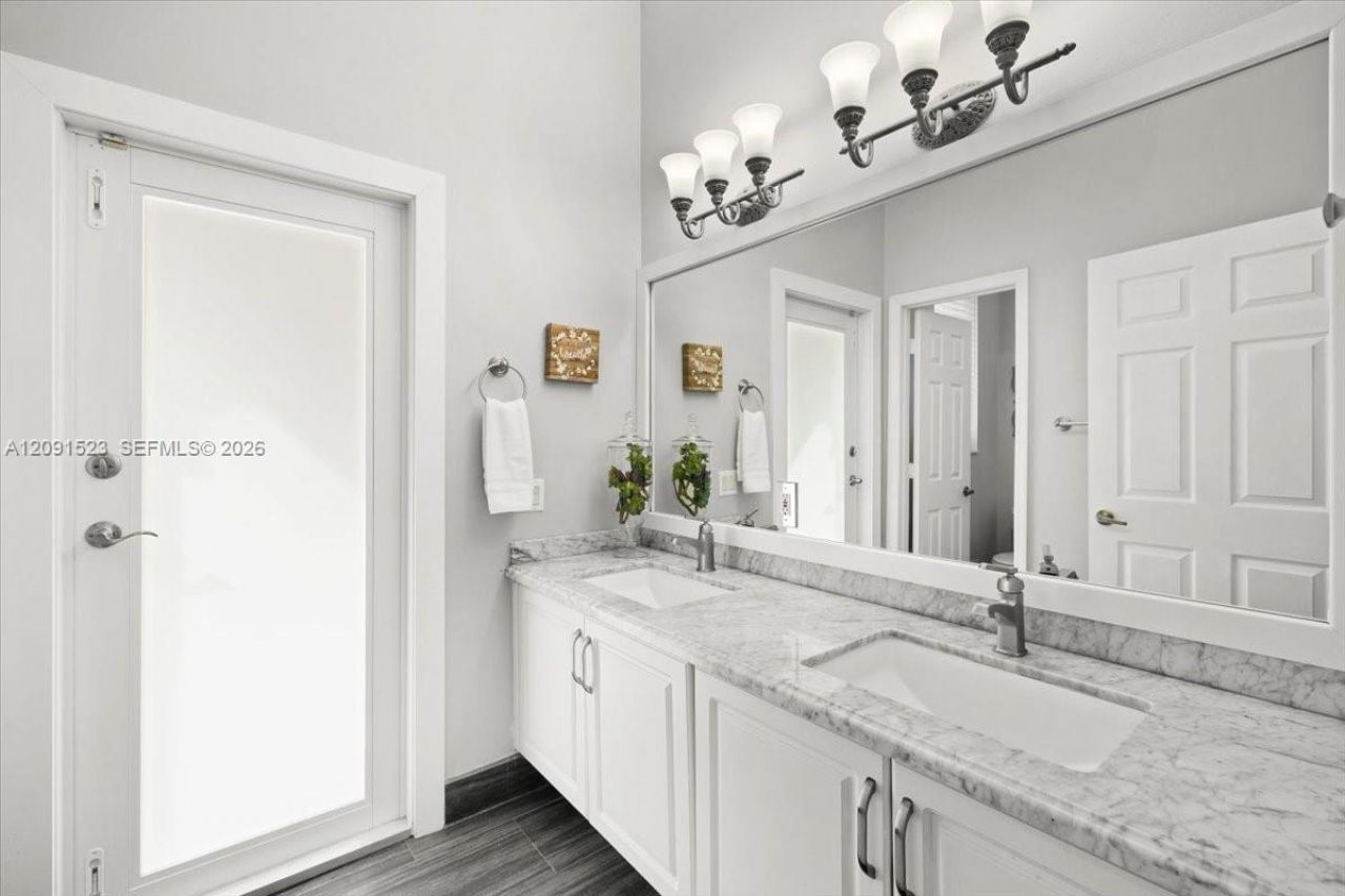 6982 Coronado Way, Pembroke Pines, FL 33331 Photo