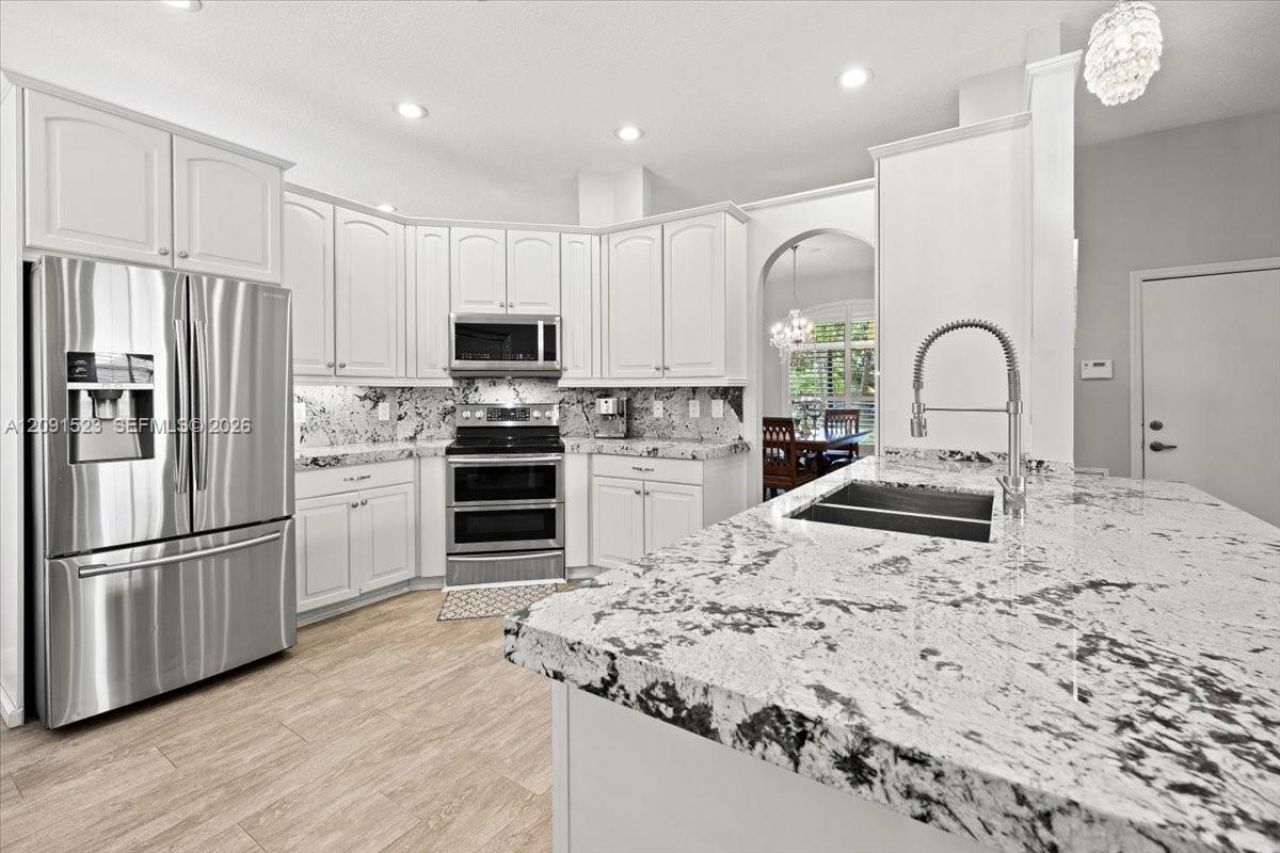 6982 Coronado Way, Pembroke Pines, FL 33331 Photo