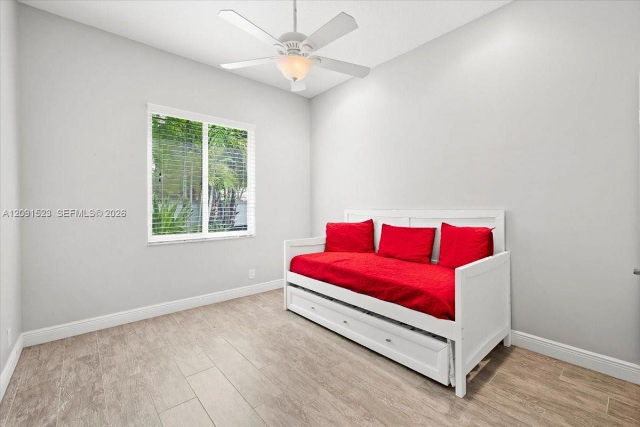 6982 Coronado Way, Pembroke Pines, FL 33331 Photo