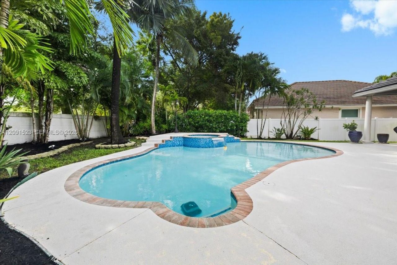 6982 Coronado Way, Pembroke Pines, FL 33331 Photo
