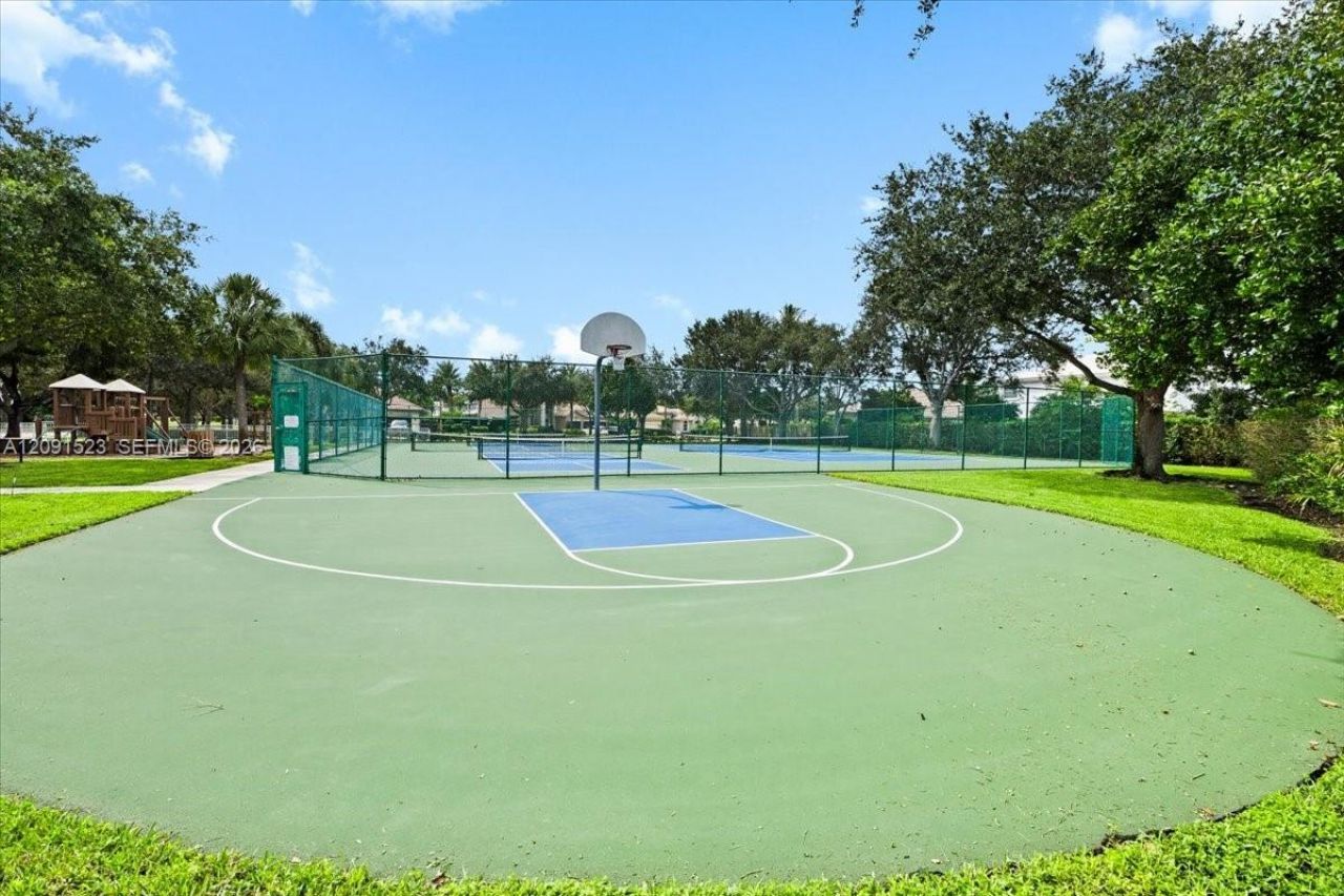6982 Coronado Way, Pembroke Pines, FL 33331 Photo