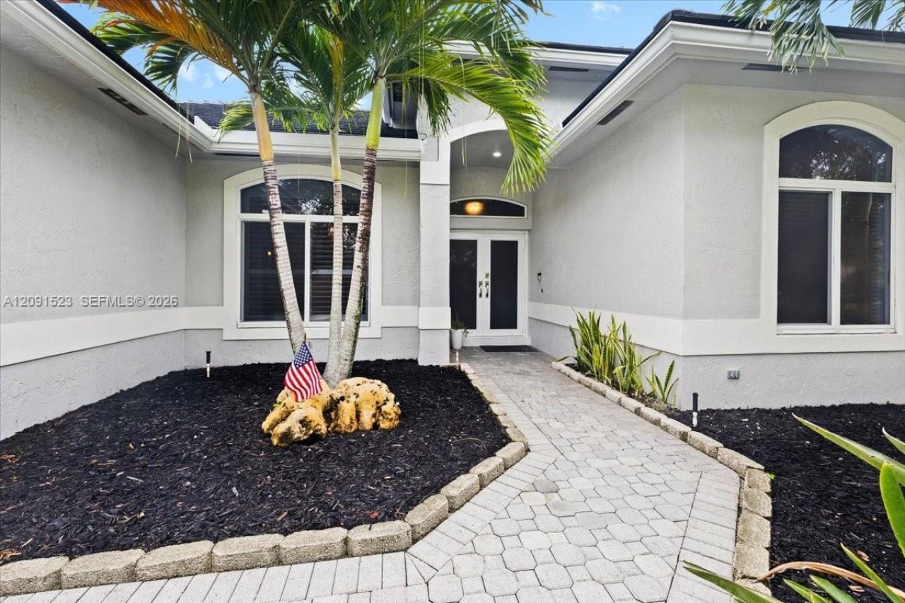 6982 Coronado Way, Pembroke Pines, FL 33331 Photo