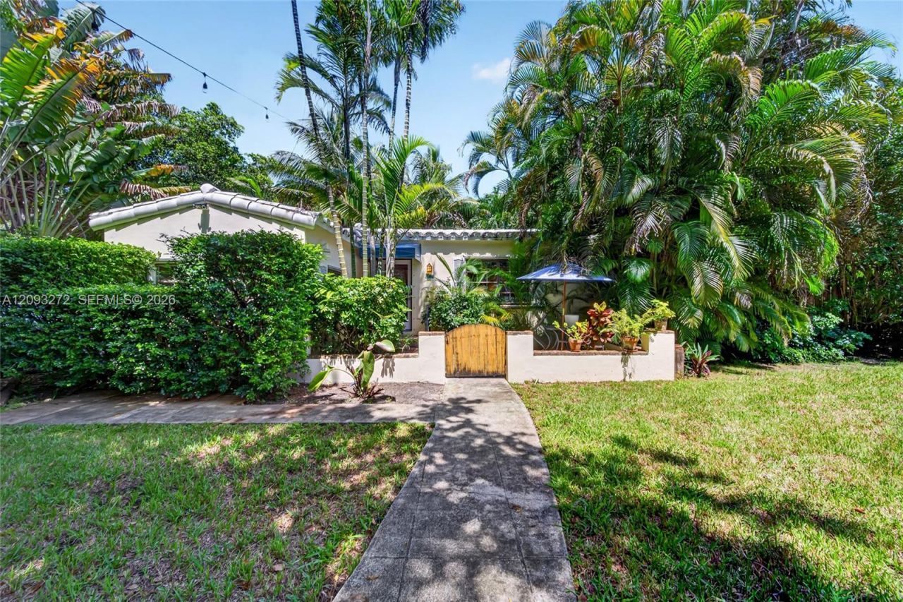 1103 NE 118th St, Biscayne Park, FL 33161 Photo
