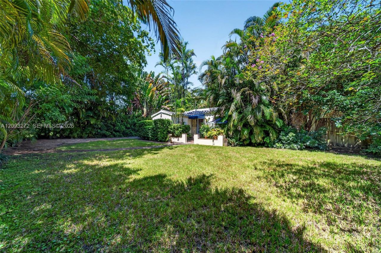 1103 NE 118th St, Biscayne Park, FL 33161 Photo