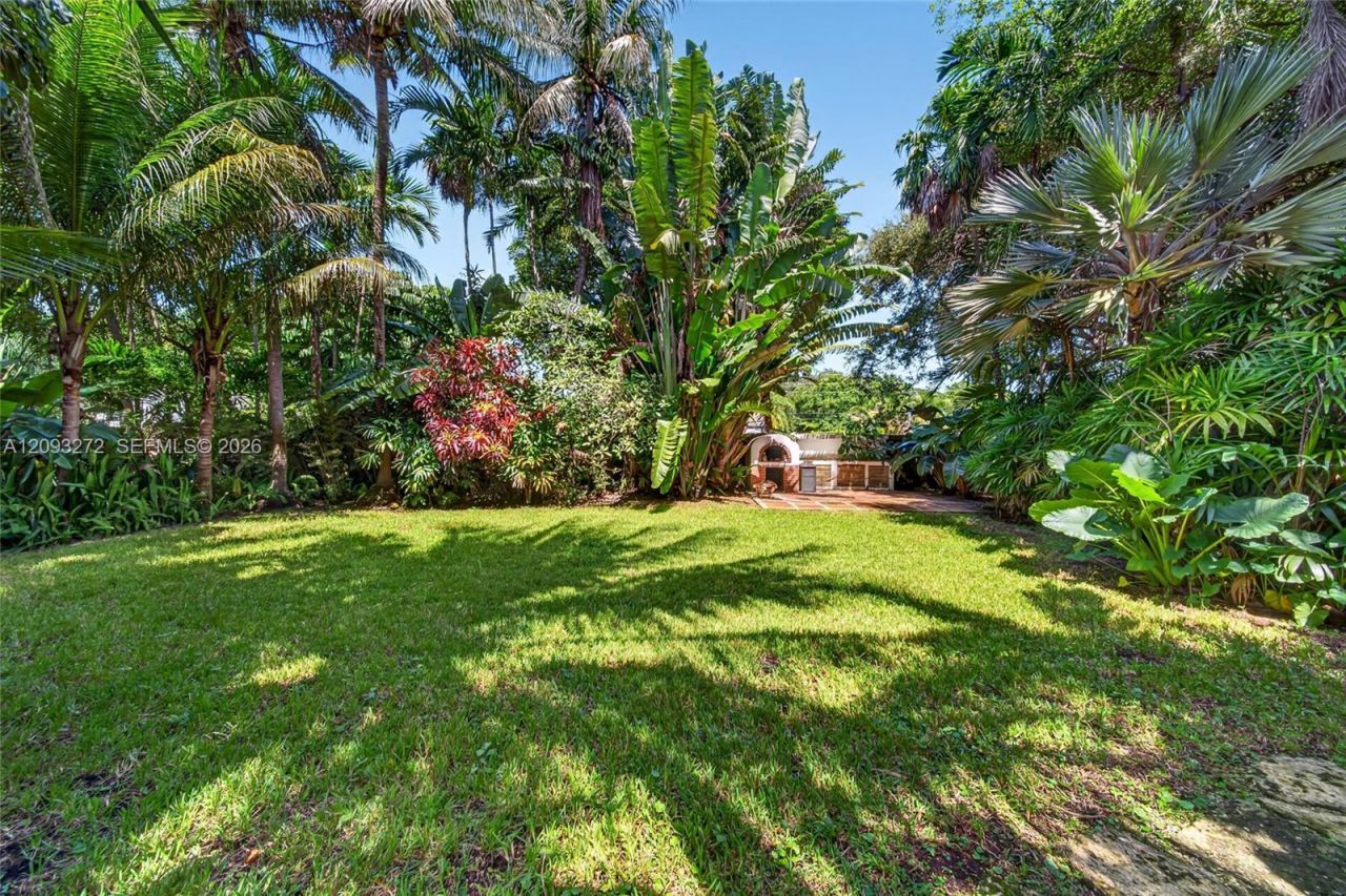 1103 NE 118th St, Biscayne Park, FL 33161 Photo