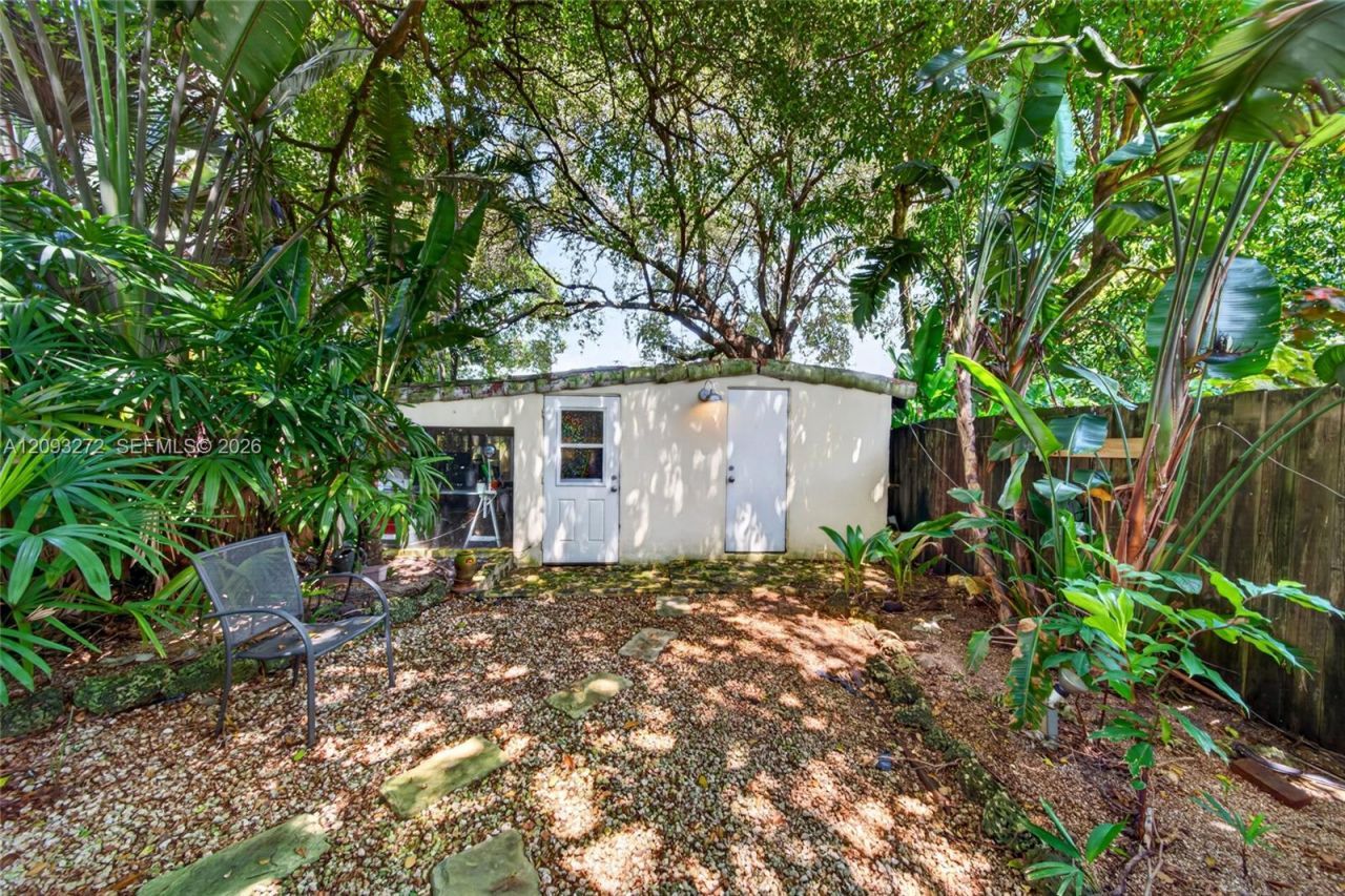 1103 NE 118th St, Biscayne Park, FL 33161 Photo