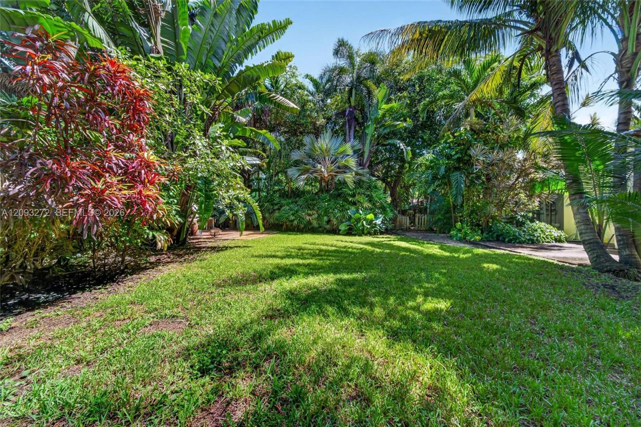 1103 NE 118th St, Biscayne Park, FL 33161 Photo