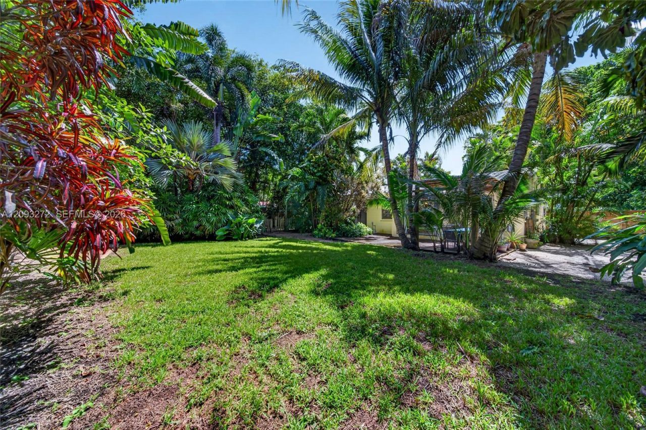 1103 NE 118th St, Biscayne Park, FL 33161 Photo