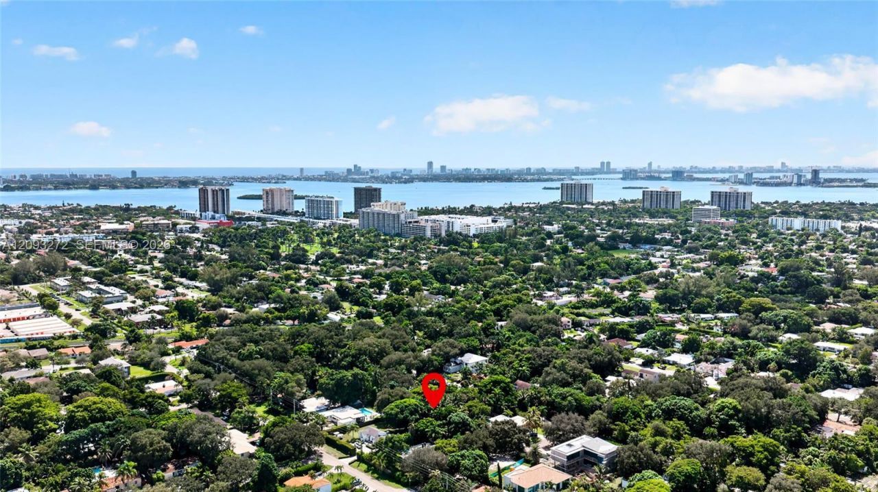 1103 NE 118th St, Biscayne Park, FL 33161 Photo