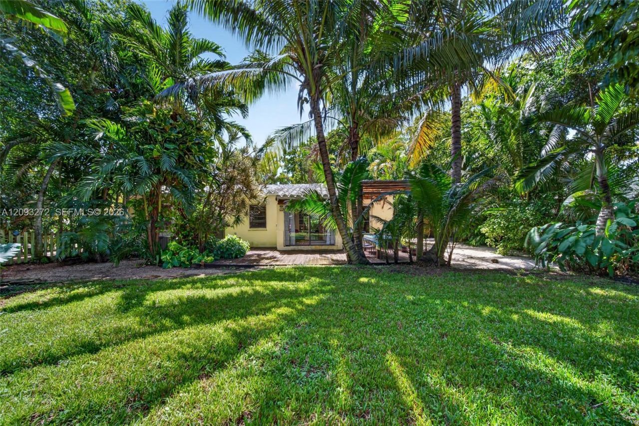 1103 NE 118th St, Biscayne Park, FL 33161 Photo