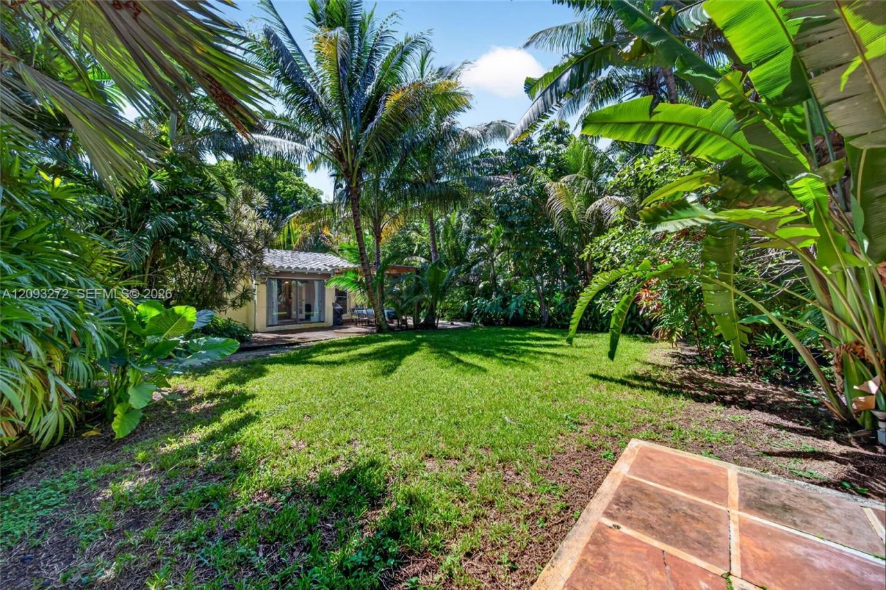 1103 NE 118th St, Biscayne Park, FL 33161 Photo