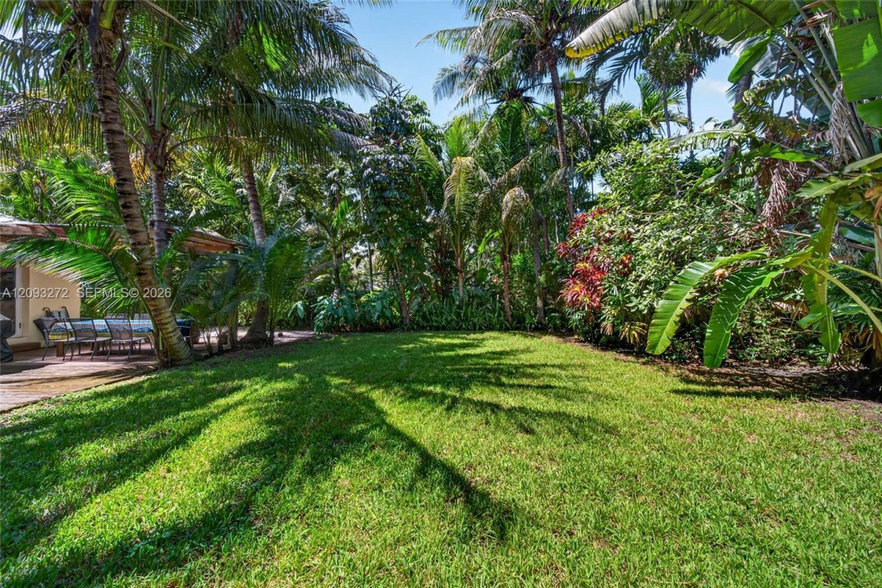 1103 NE 118th St, Biscayne Park, FL 33161 Photo