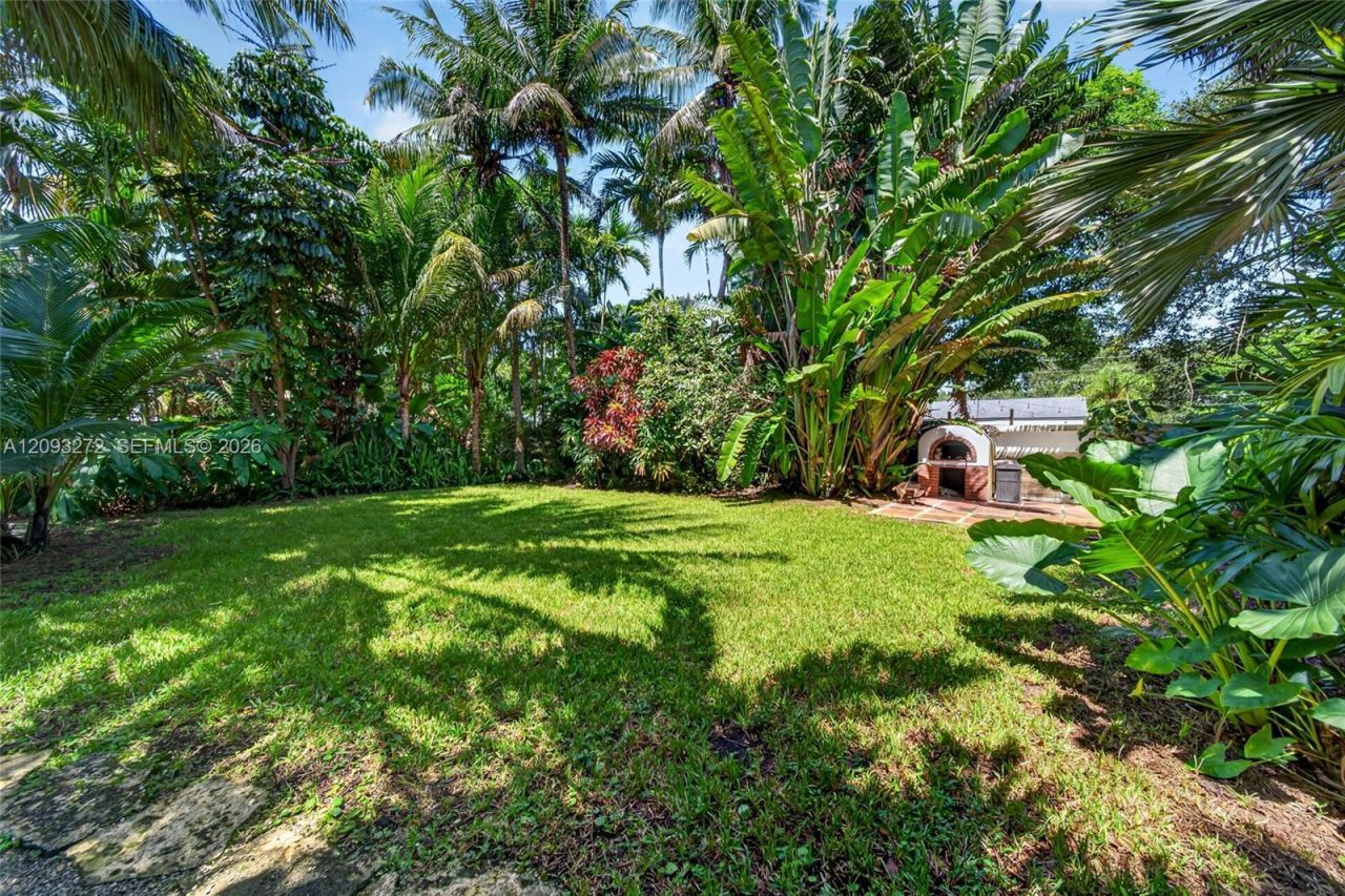 1103 NE 118th St, Biscayne Park, FL 33161 Photo