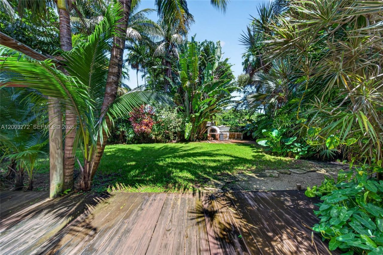 1103 NE 118th St, Biscayne Park, FL 33161 Photo