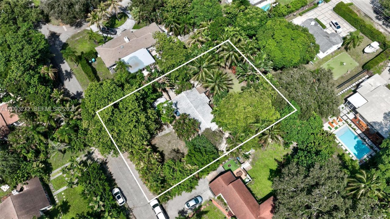1103 NE 118th St, Biscayne Park, FL 33161 Photo
