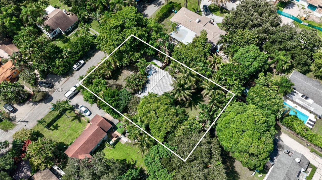 1103 NE 118th St, Biscayne Park, FL 33161 Photo