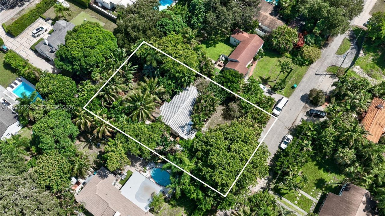 1103 NE 118th St, Biscayne Park, FL 33161 Photo