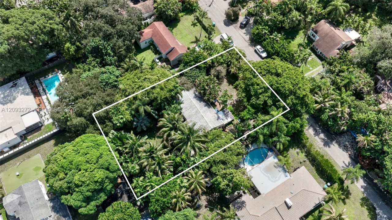 1103 NE 118th St, Biscayne Park, FL 33161 Photo