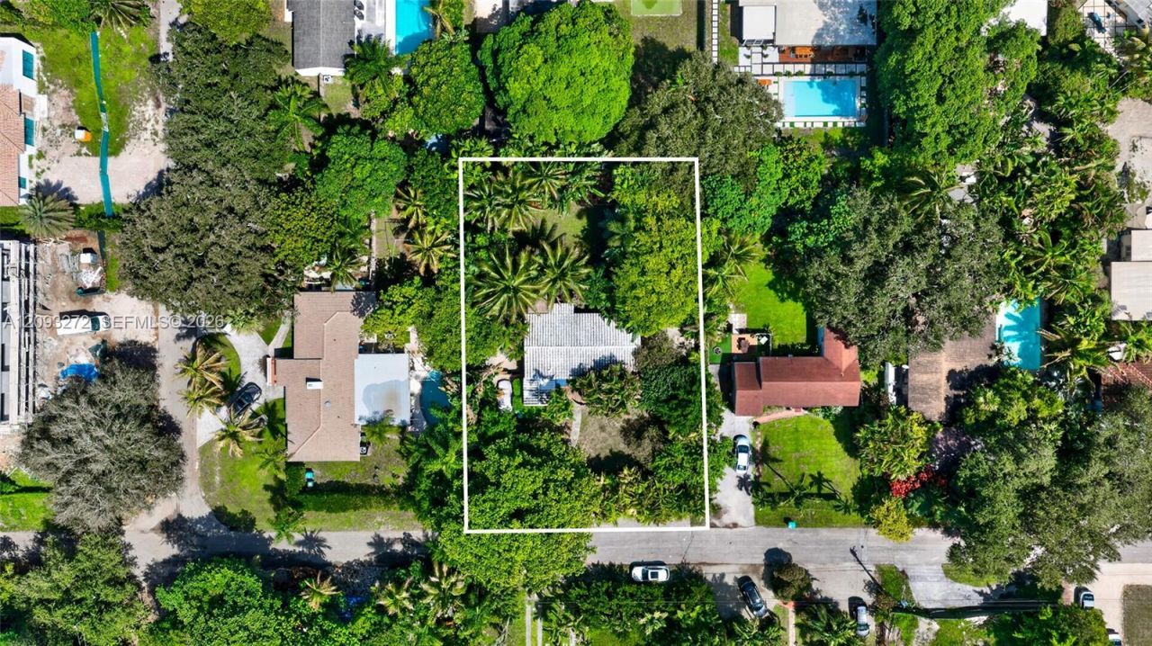 1103 NE 118th St, Biscayne Park, FL 33161 Photo