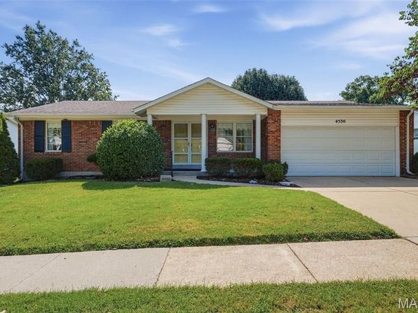 4530 Firelight Drive, Oakville, MO 63129