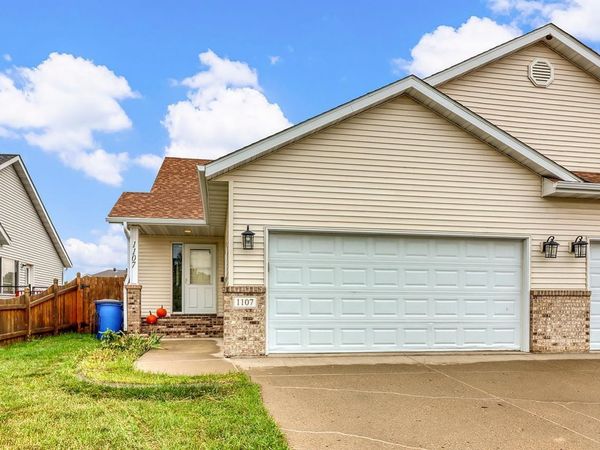 1107 37th Ave S, Moorhead, MN 56560