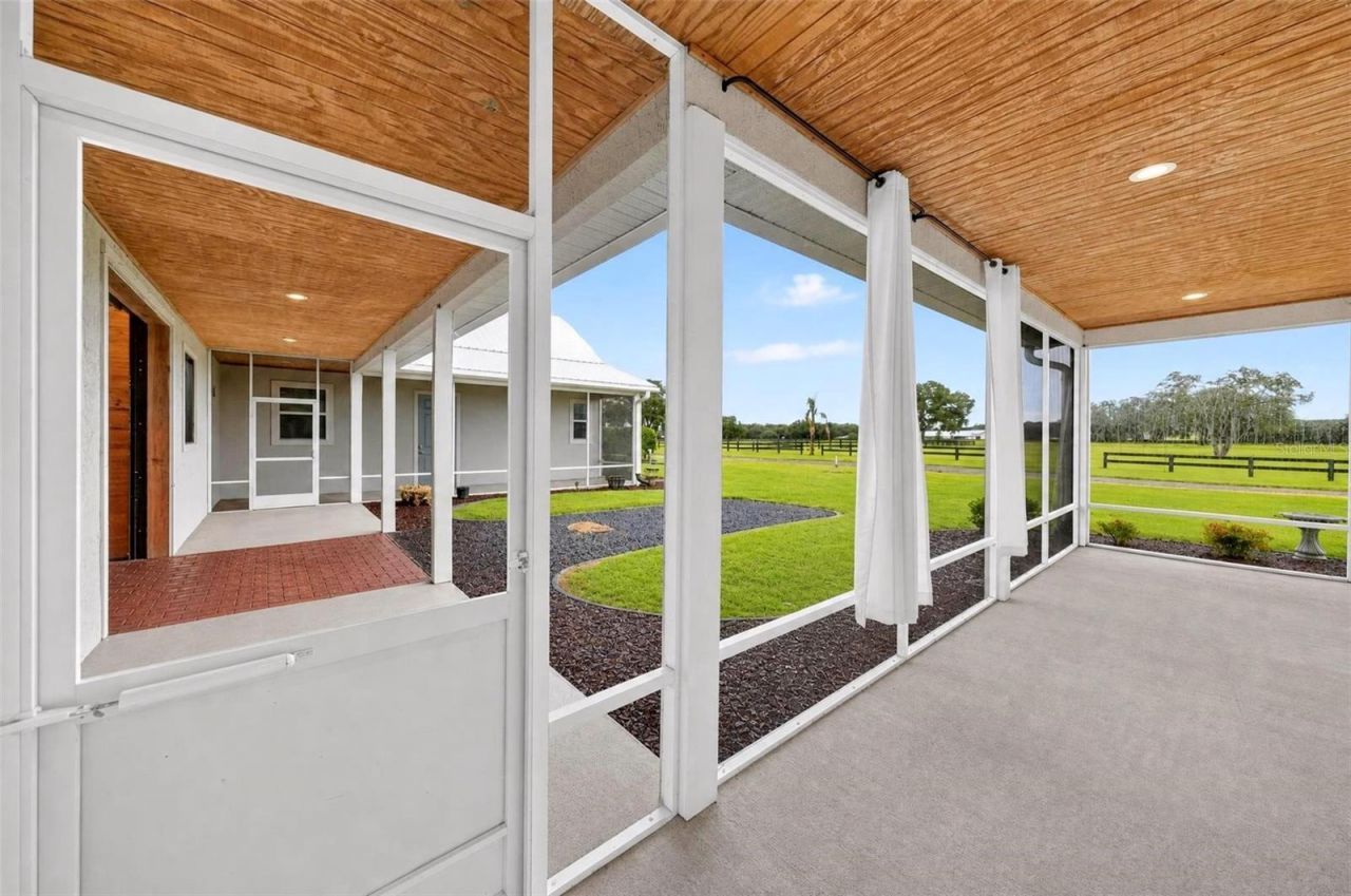 4991 SE 212th Court, Morriston, FL 32668 Photo
