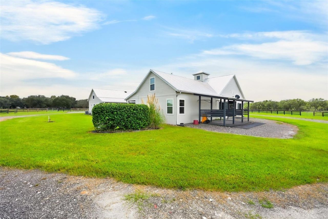 4991 SE 212th Court, Morriston, FL 32668 Photo