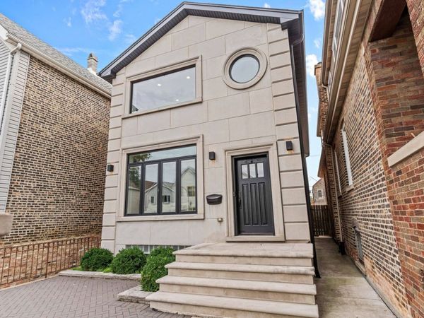 2913 S Lowe Avenue , Chicago, IL 60616