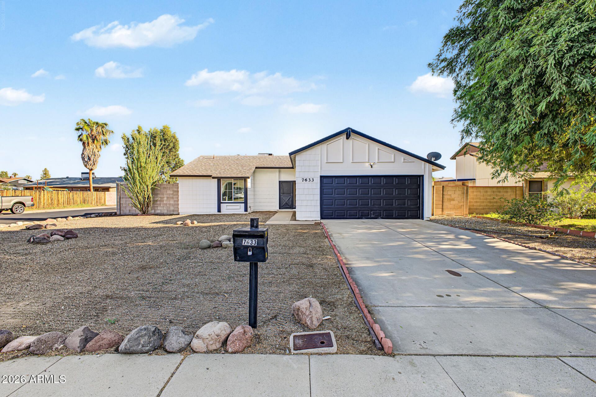 7633 W Wolf Street, Phoenix, AZ 85033 Main Photo