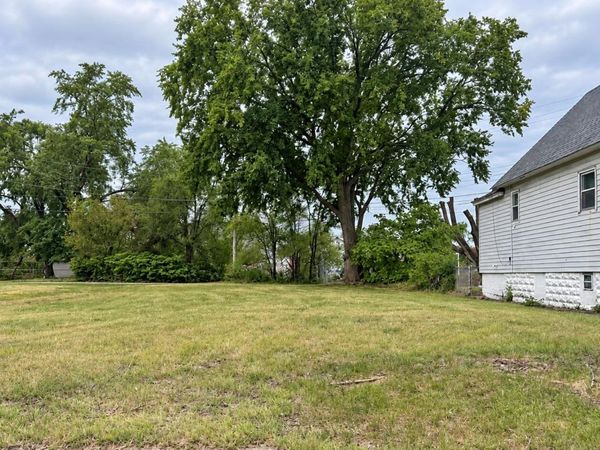 824 May Street , Hammond, IN 46320