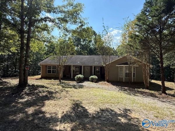 522 Wallace Drive, Hartselle, AL 35640