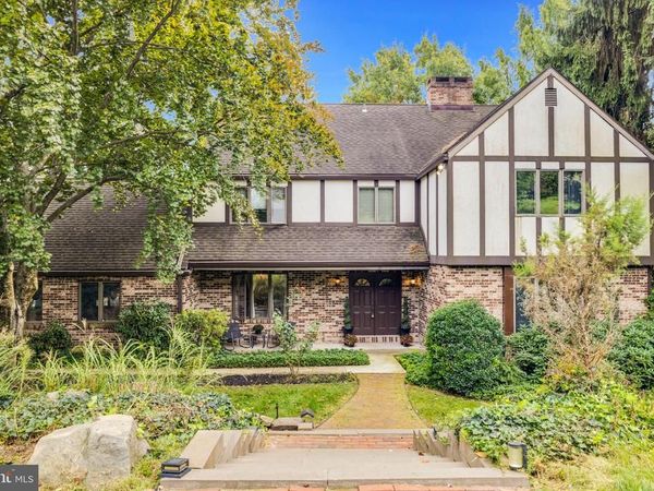 9 KNOLLWOOD DRIVE, SINKING SPRING, PA 19608