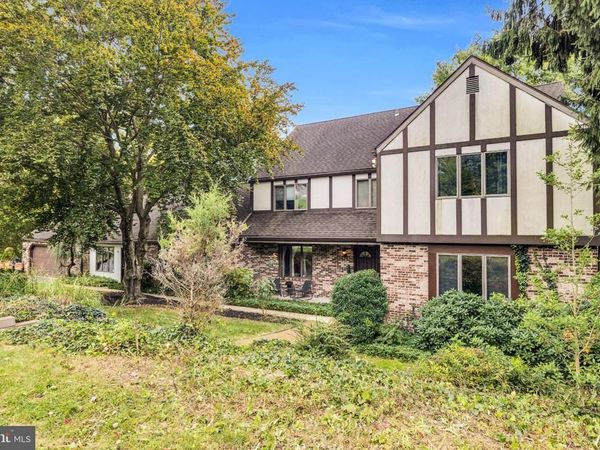 9 KNOLLWOOD DRIVE, SINKING SPRING, PA 19608