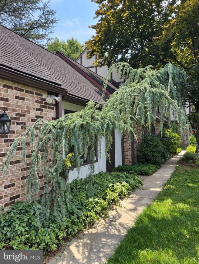 9 KNOLLWOOD DRIVE, SINKING SPRING, PA 19608