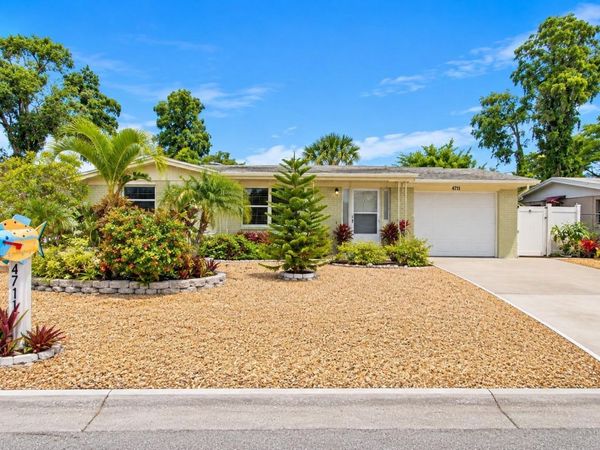 4711 PHOENIX AVENUE , HOLIDAY, FL 34690