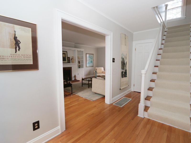 188 Montrose Way, Columbus, OH 43214 Photo 2