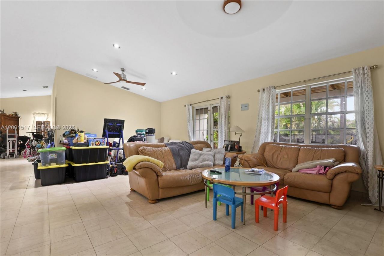 15221 SW 158th St , Miami, FL 33187 Photo