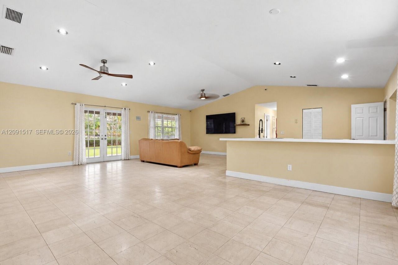 15221 SW 158th St , Miami, FL 33187 Photo