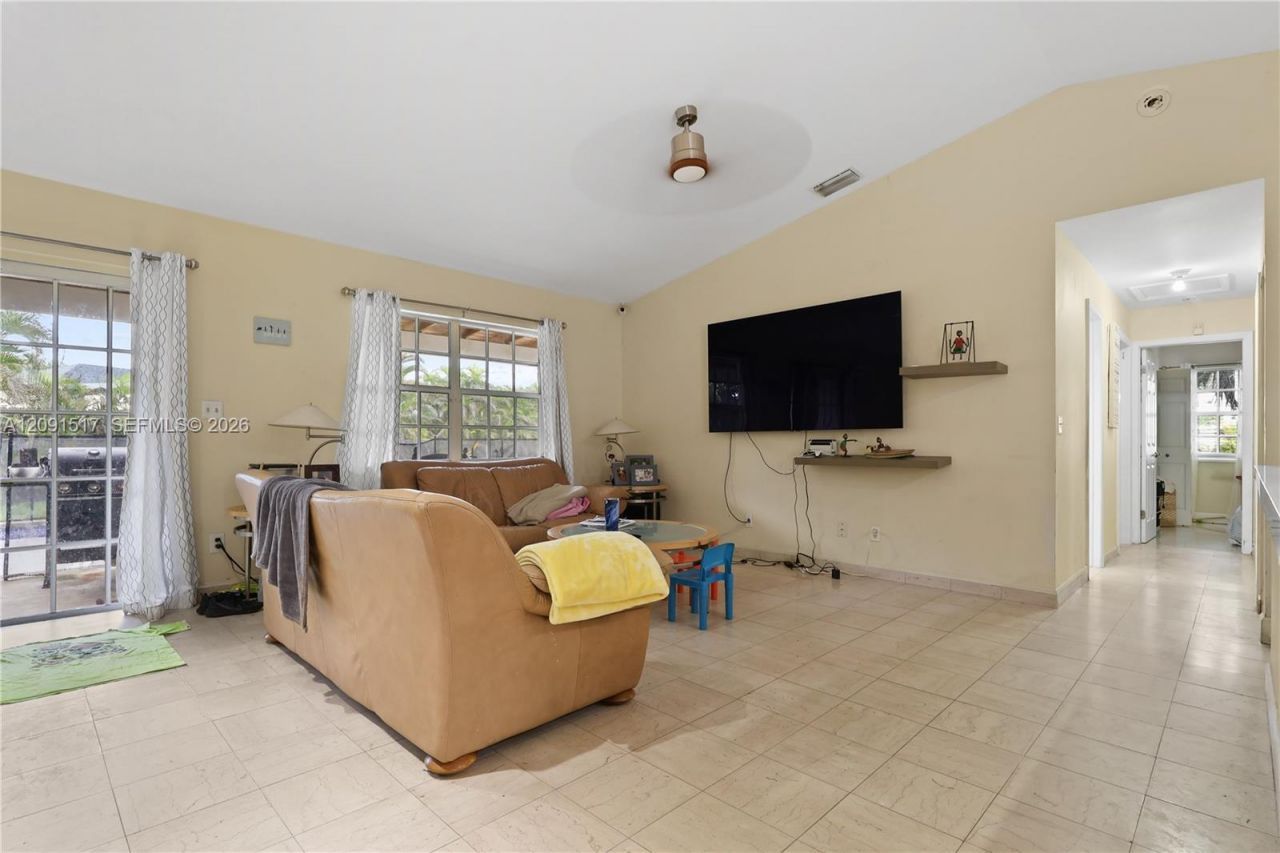 15221 SW 158th St , Miami, FL 33187 Photo