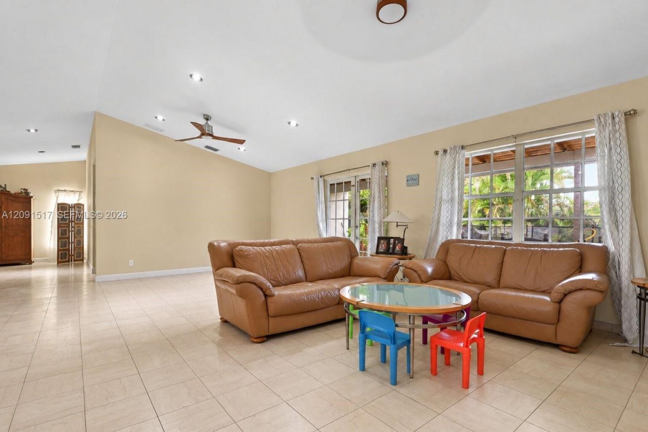 15221 SW 158th St , Miami, FL 33187 Photo