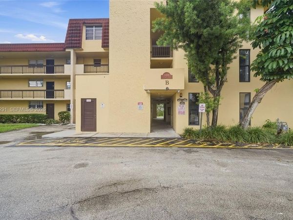 3490 Foxcroft Rd , Unit B303, Miramar, FL 33025