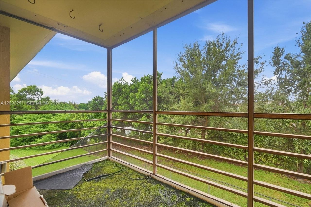 3490 Foxcroft Rd , Unit B303, Miramar, FL 33025 Photo