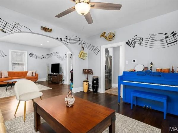 1219 S Main Street , St Charles, MO 63301